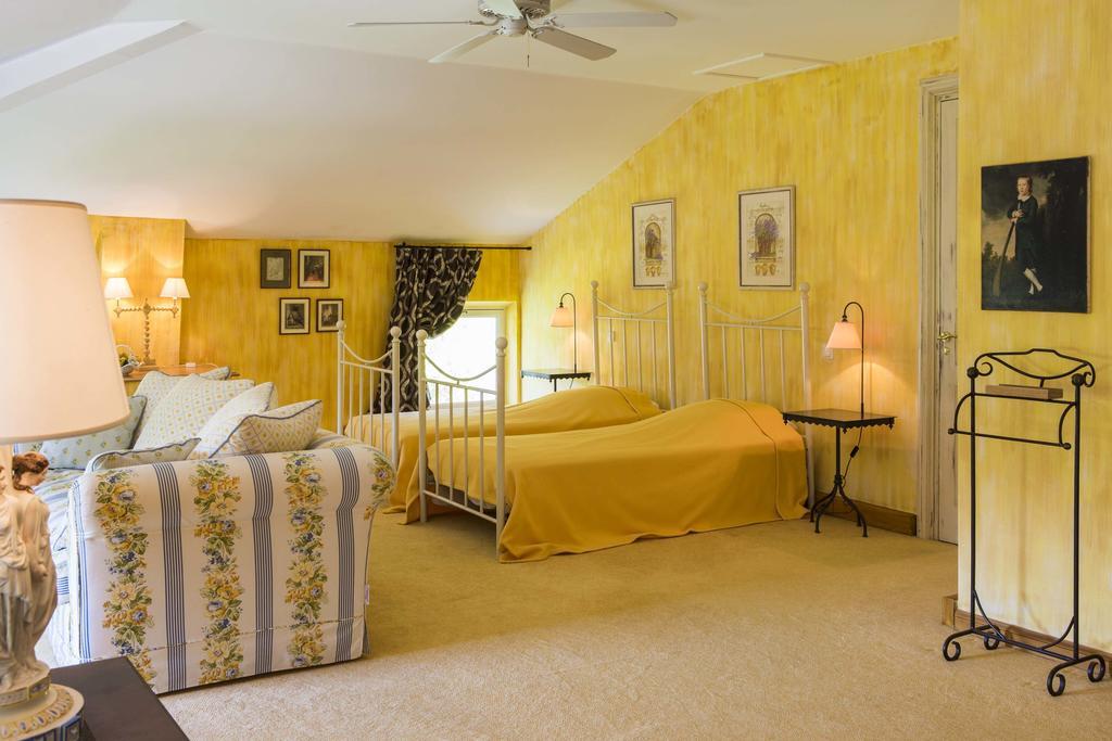 Chateau Talaud Loriol-du-Comtat Room photo