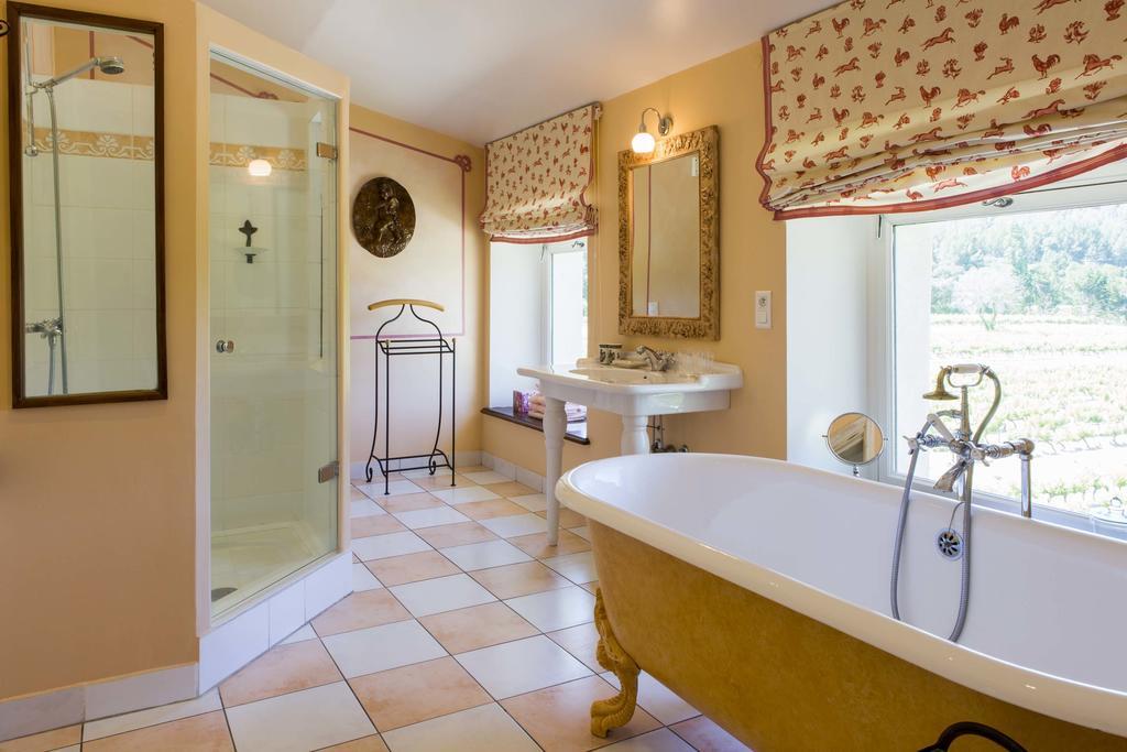 Chateau Talaud Loriol-du-Comtat Room photo