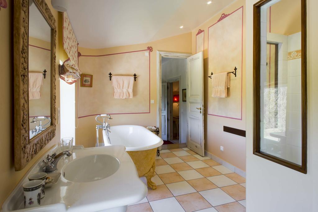 Chateau Talaud Loriol-du-Comtat Room photo